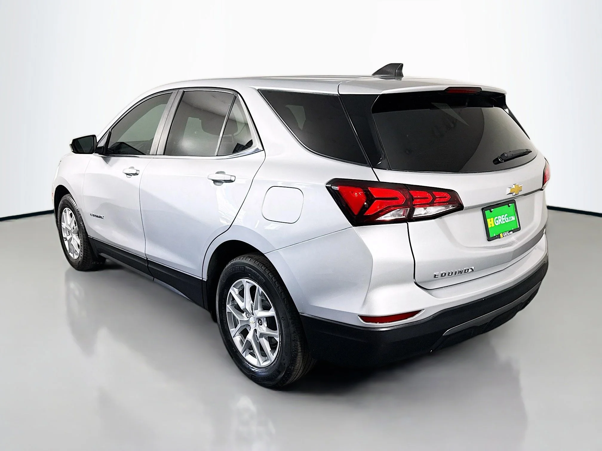 Used 2022 Silver Ice Metallic Chevrolet LT image 5