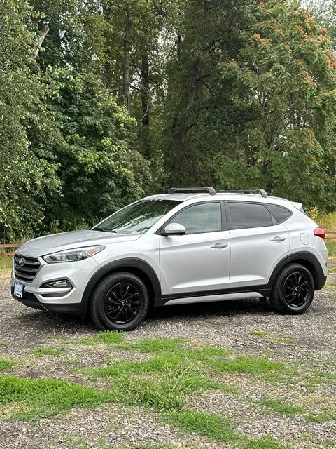 Used 2018 Molten Silver Hyundai SEL image 5