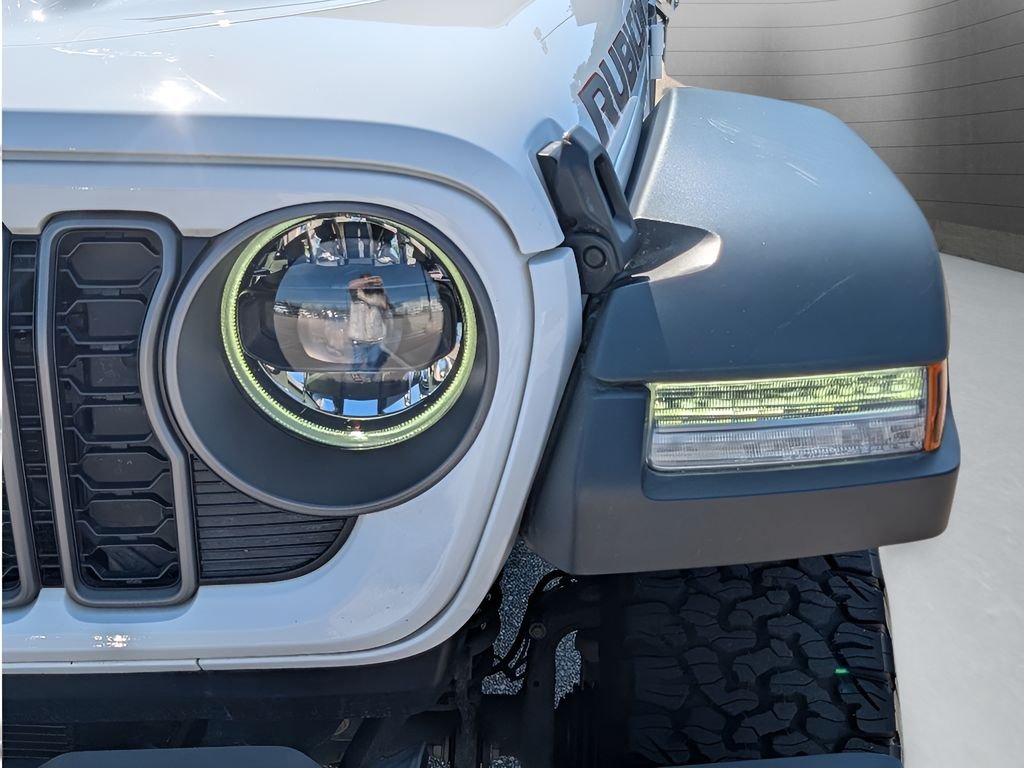 Used 2026 Bright White Clearcoat Jeep Rubicon w/Sky One-Touch image 13