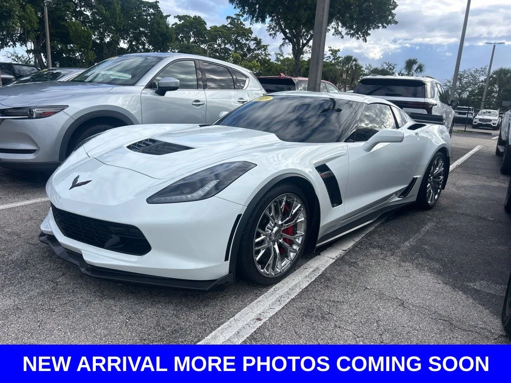 Used 2019 White Chevrolet Z06 image 3