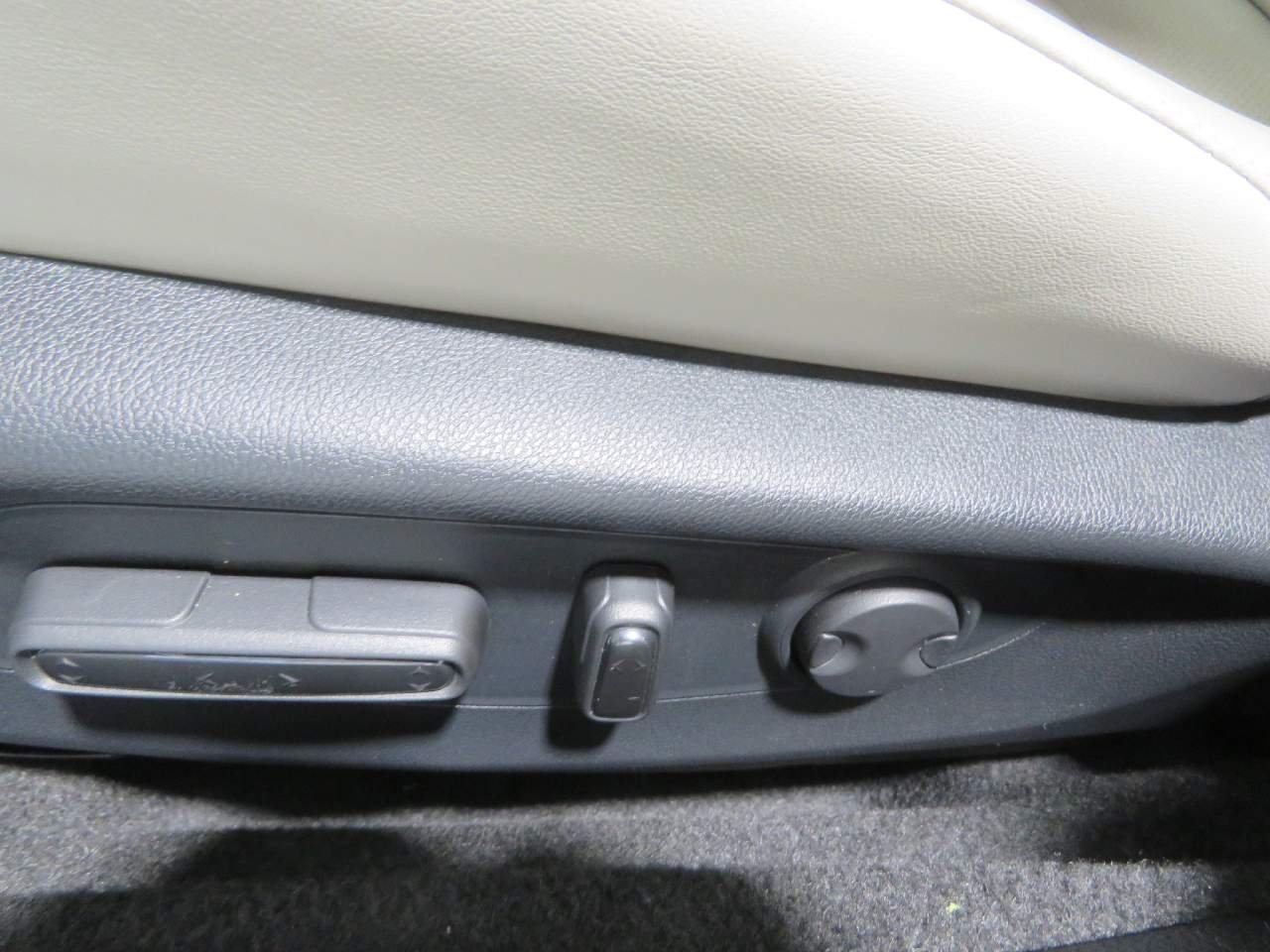 Used 2023 Platinum White Pearl Honda Touring image 20