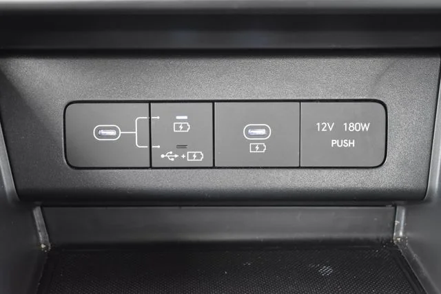 Used 2025 Silver Hyundai SEL image 29