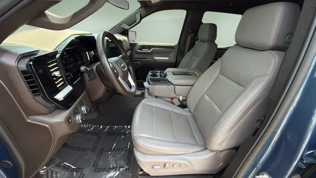 Used 2024 Downpour Metallic GMC SLT image 18