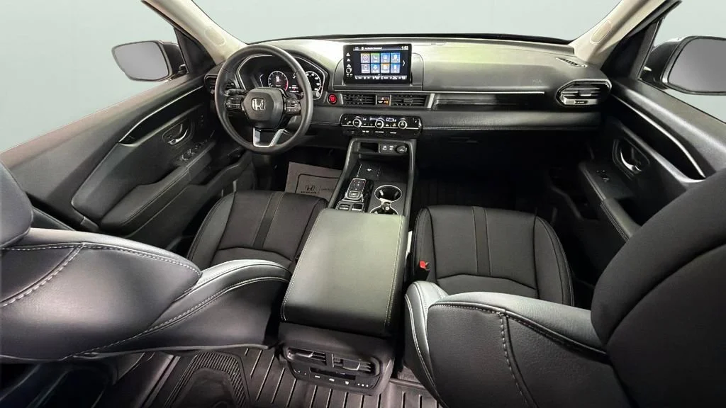 Used 2025 Black Honda EX-L image 31