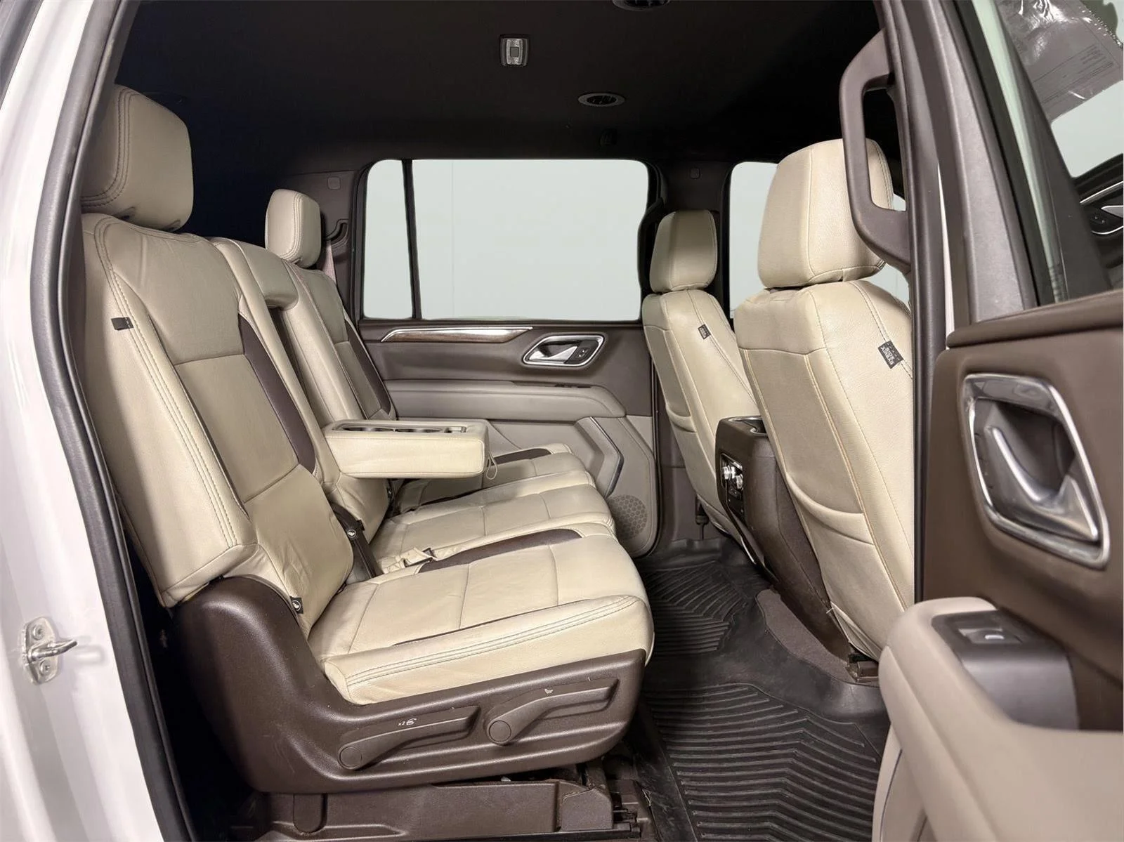 Used 2022 Summit White GMC SLE image 18