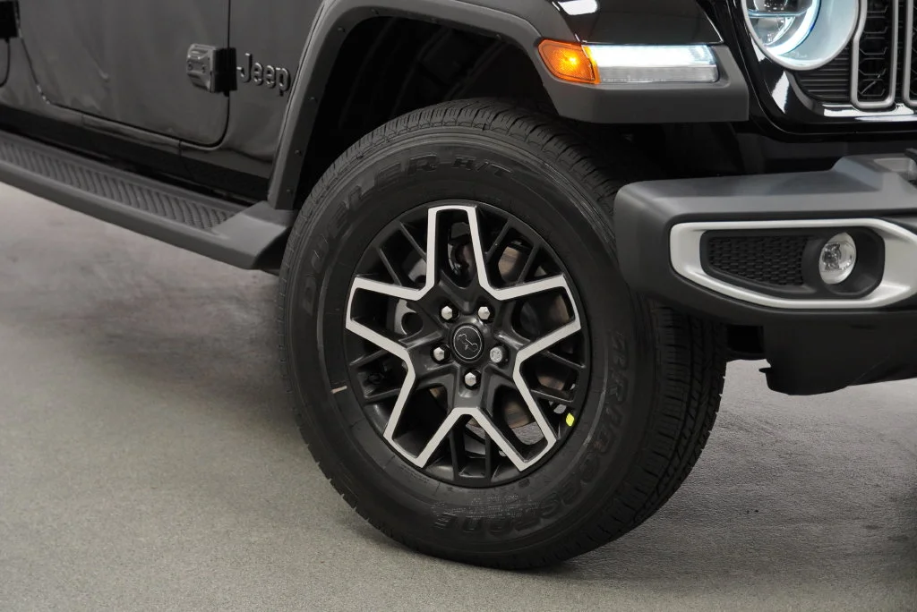 New 2027 Black Clear-Coat Paint Jeep Sahara image 8