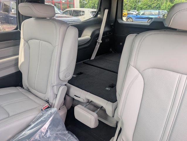 New 2026 Baltic-Gray Metallic Clear-Coat Exterior Paint Jeep Limited Altitude image 12