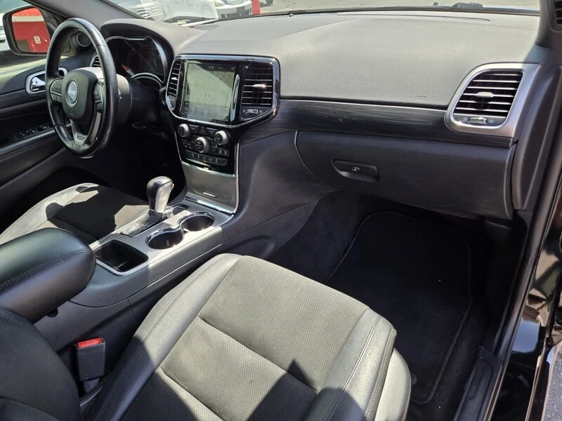 Used 2020 Diamond Black Crystal Pearlcoat Jeep Altitude image 15