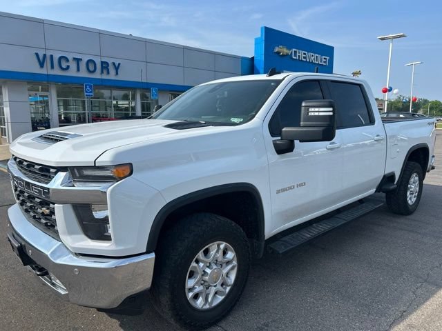 Used 2022 Summit White Chevrolet LT image 1