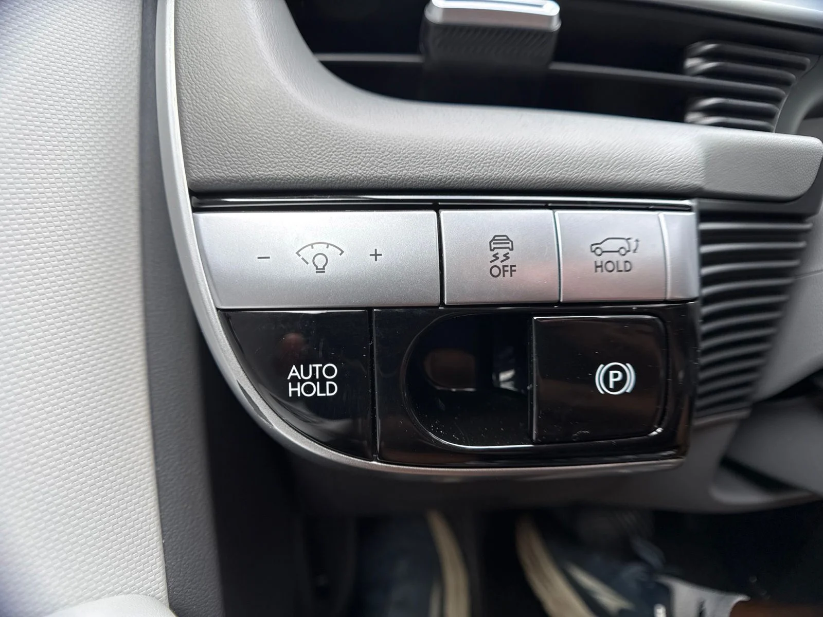 Used 2024 Green Hyundai SEL image 23