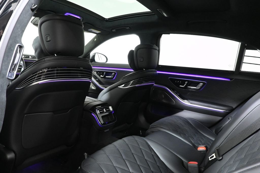 Certified Used 2025 Black Mercedes-Benz S 580 image 28