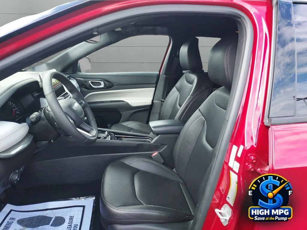 Used 2025 Red Jeep Limited image 9