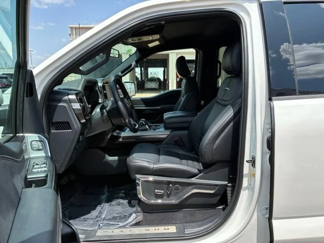 New 2026 Star White Metallic Tri-Coat Ford Platinum image 7