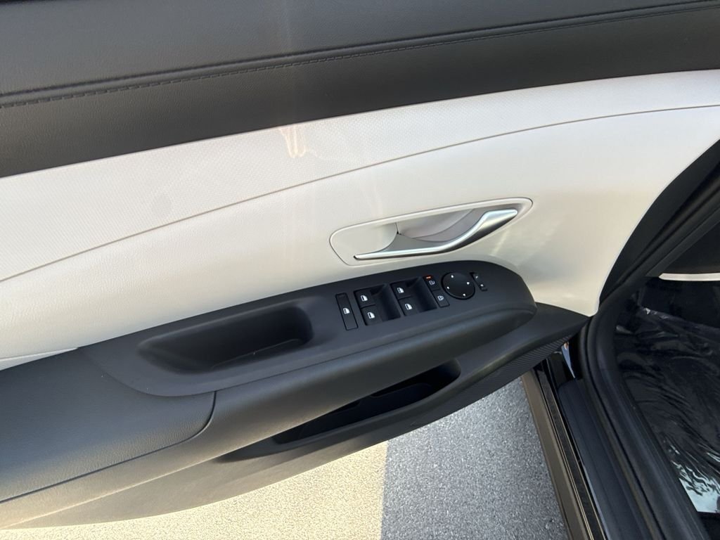 New 2026 Black Hyundai SE AWD image 13