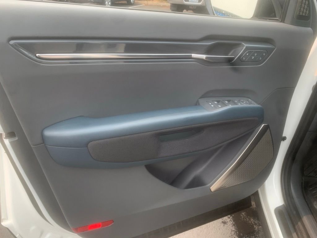 Used 2024 White Kia GT-Line image 10