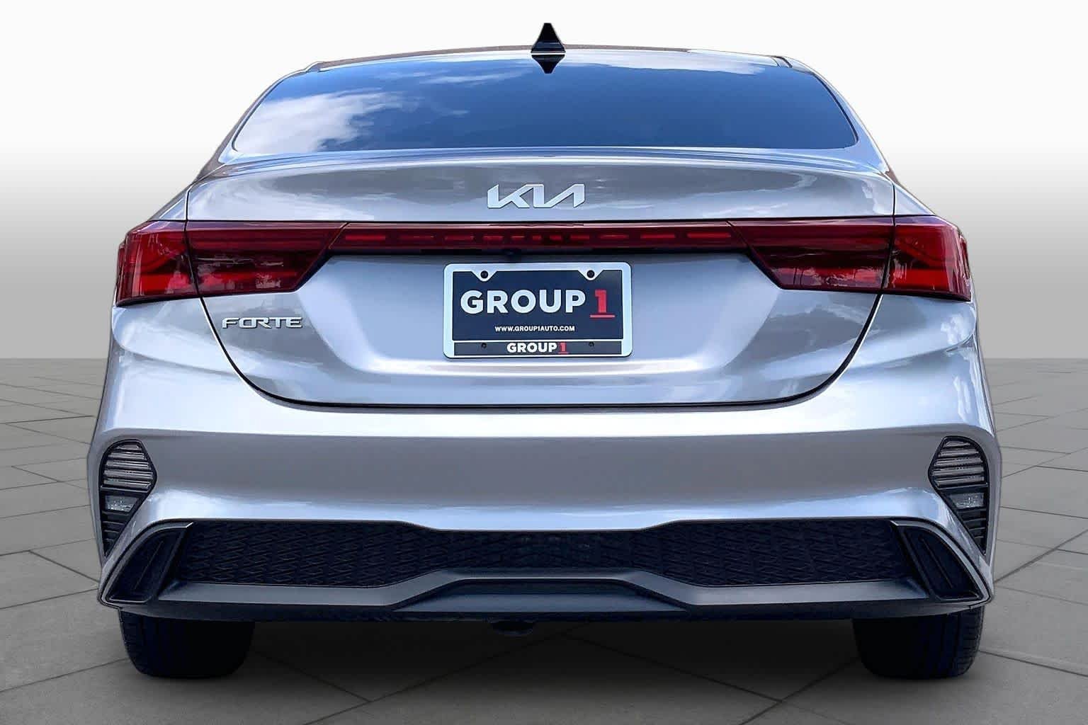 Used 2024 Steel Gray Kia LXS image 5