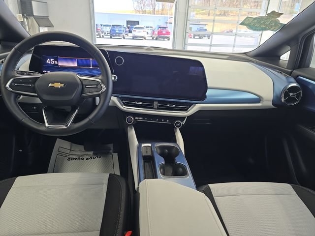 Used 2025 White Chevrolet LT image 11