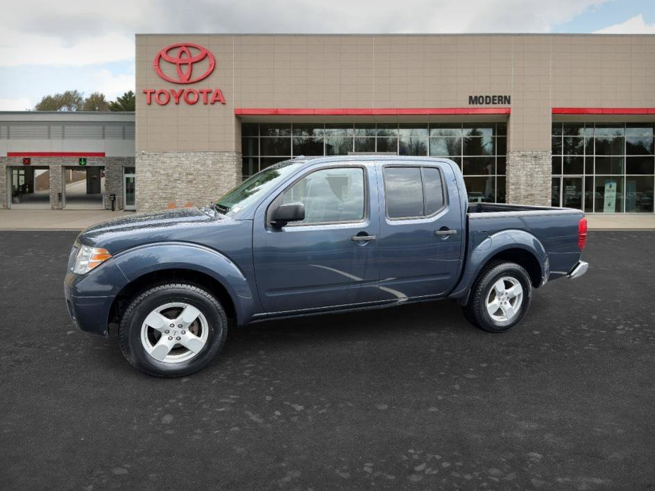 Used 2016 Arctic Blue Nissan SV image 1