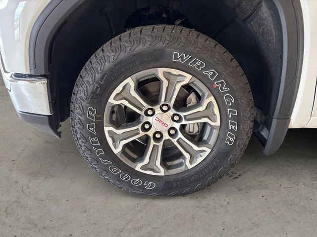 New 2026 White GMC SLE image 15
