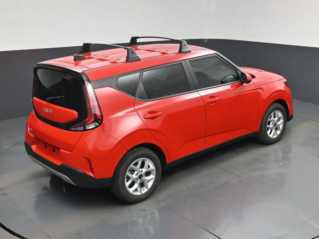 Used 2025 Red Kia LX image 24