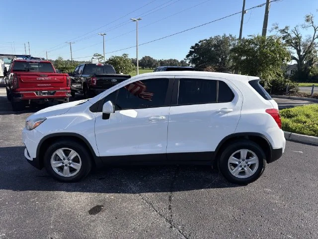 Used 2022 SUMMIT WHITE Chevrolet LS image 8
