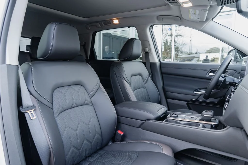 New 2026 Everest White Pearl TriCoat Nissan Platinum image 29