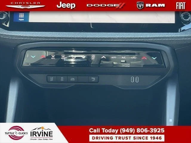 New 2026 Sting-Gray Clear-Coat Exterior Paint Jeep Laredo image 37