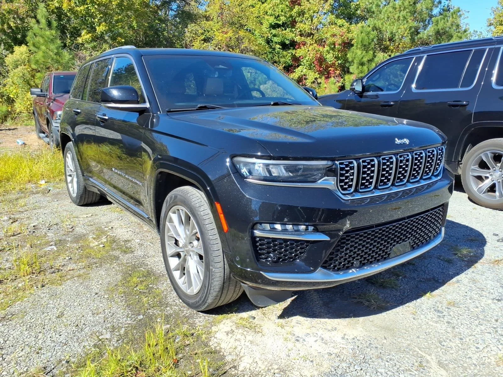 Used 2023  JEEP Summit Reserve image 6