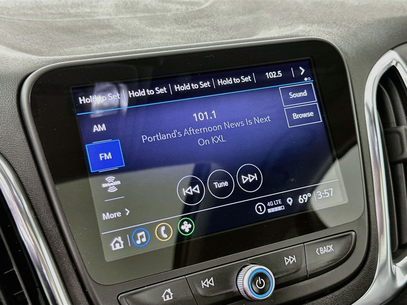 Used 2024 Summit White Chevrolet LT image 16
