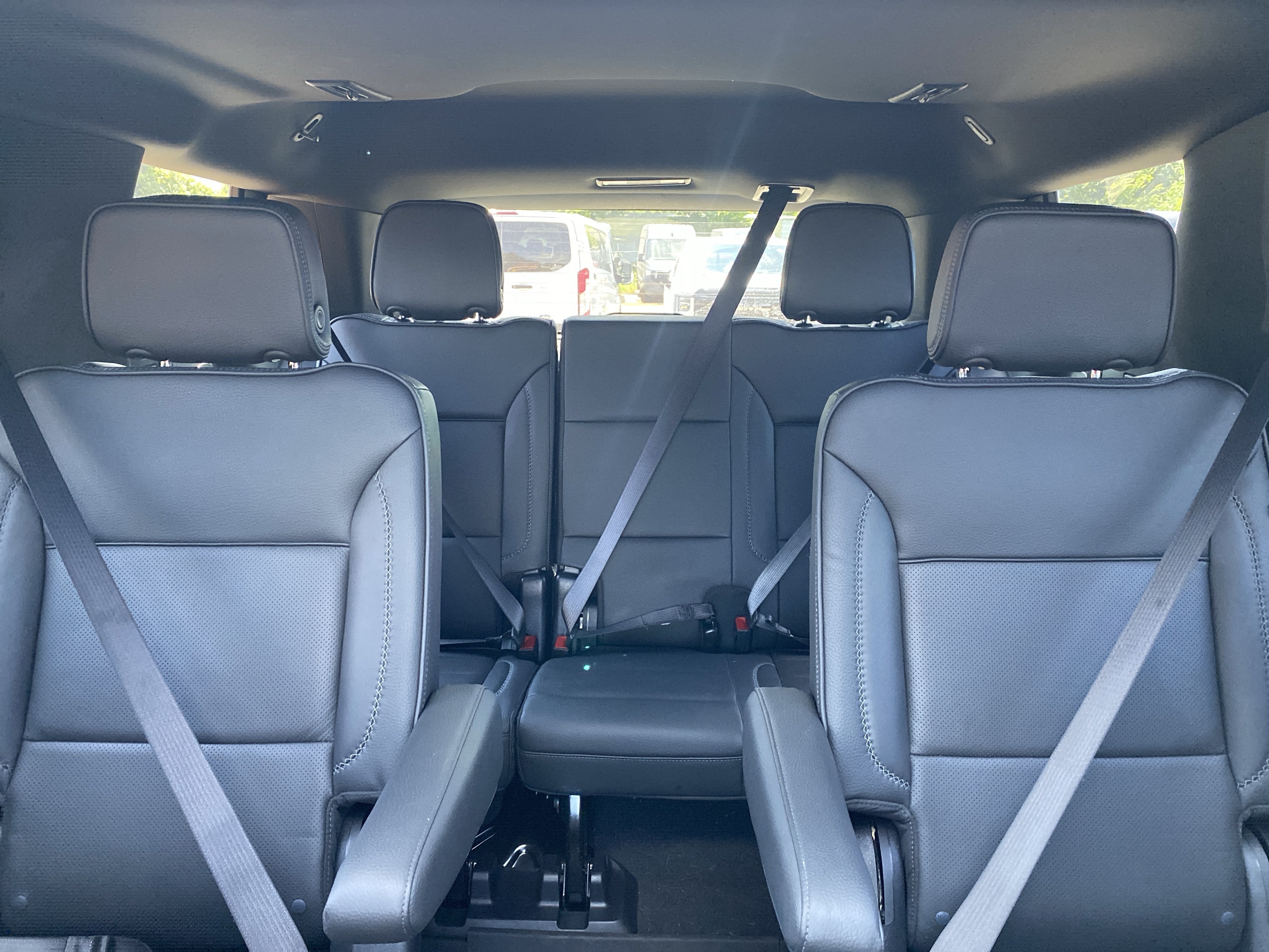 Used 2025 White Frost Tricoat GMC Denali image 39