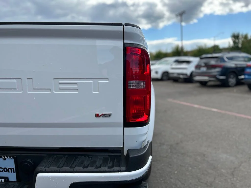 Used 2022 White Chevrolet LT image 6