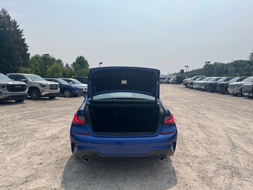 Used 2022 Portimao Blue Met BMW 330i xDrive image 10