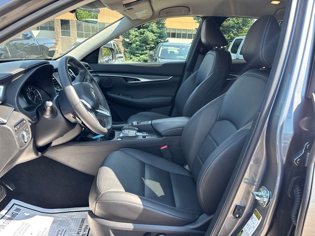 Used 2025 Gray INFINITI PURE image 20