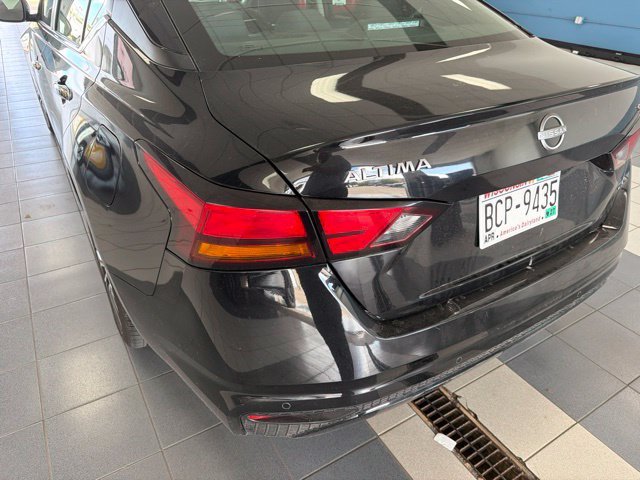 Used 2024 Super Black Clearcoat Nissan 2.5 SV image 8
