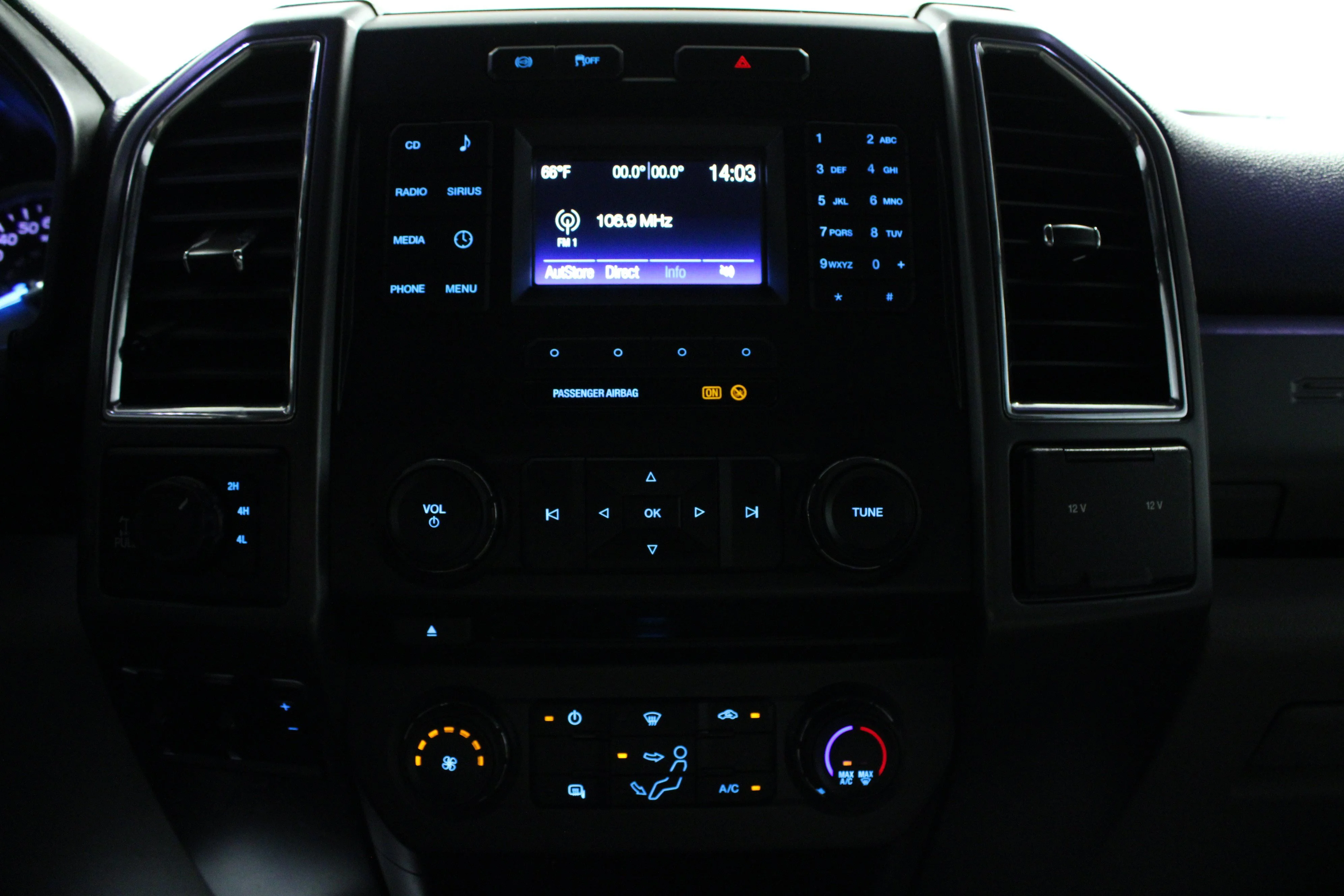Used 2017 Blue Jeans Metallic Ford XLT image 21