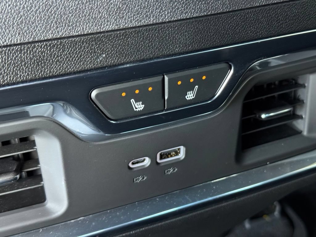 Used 2025 Black Chevrolet High Country image 24