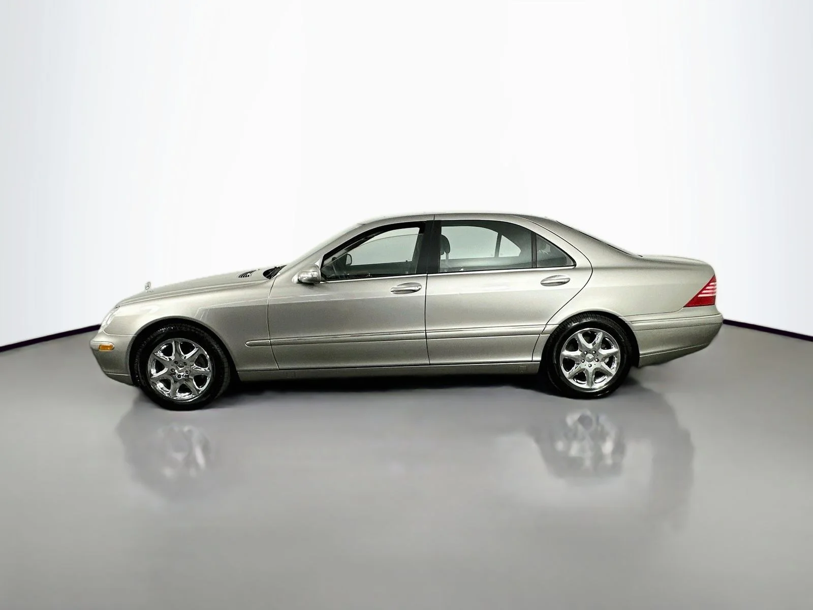 Used 2006  Mercedes-Benz S 430 image 4