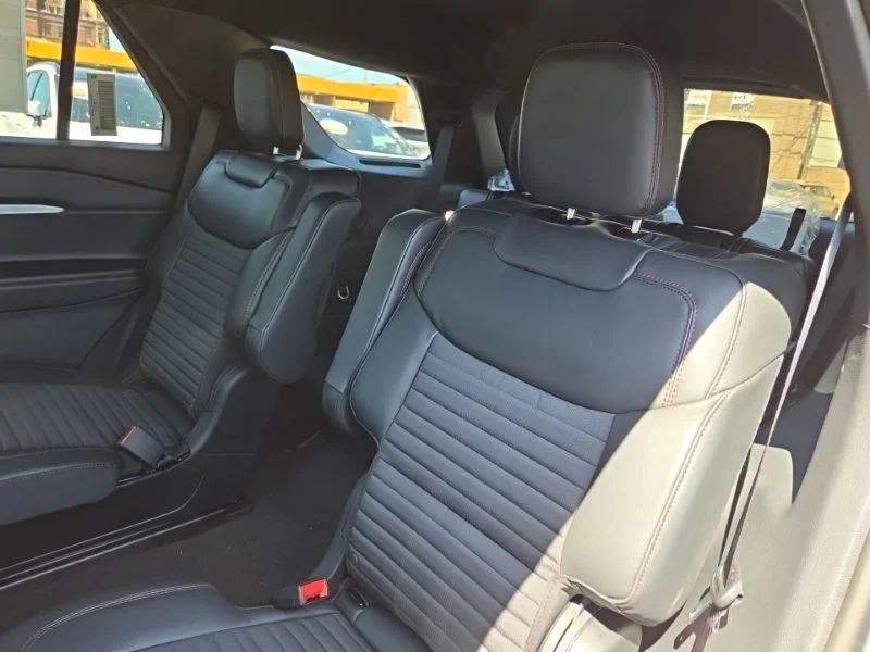 New 2026 Carbonized Gray Metallic Ford ST-Line image 23