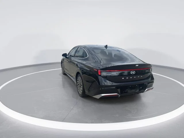 Used 2025 Black Hyundai Limited image 6