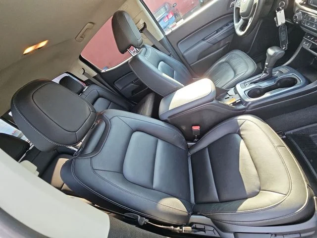 Used 2019 Black Chevrolet Z71 image 31