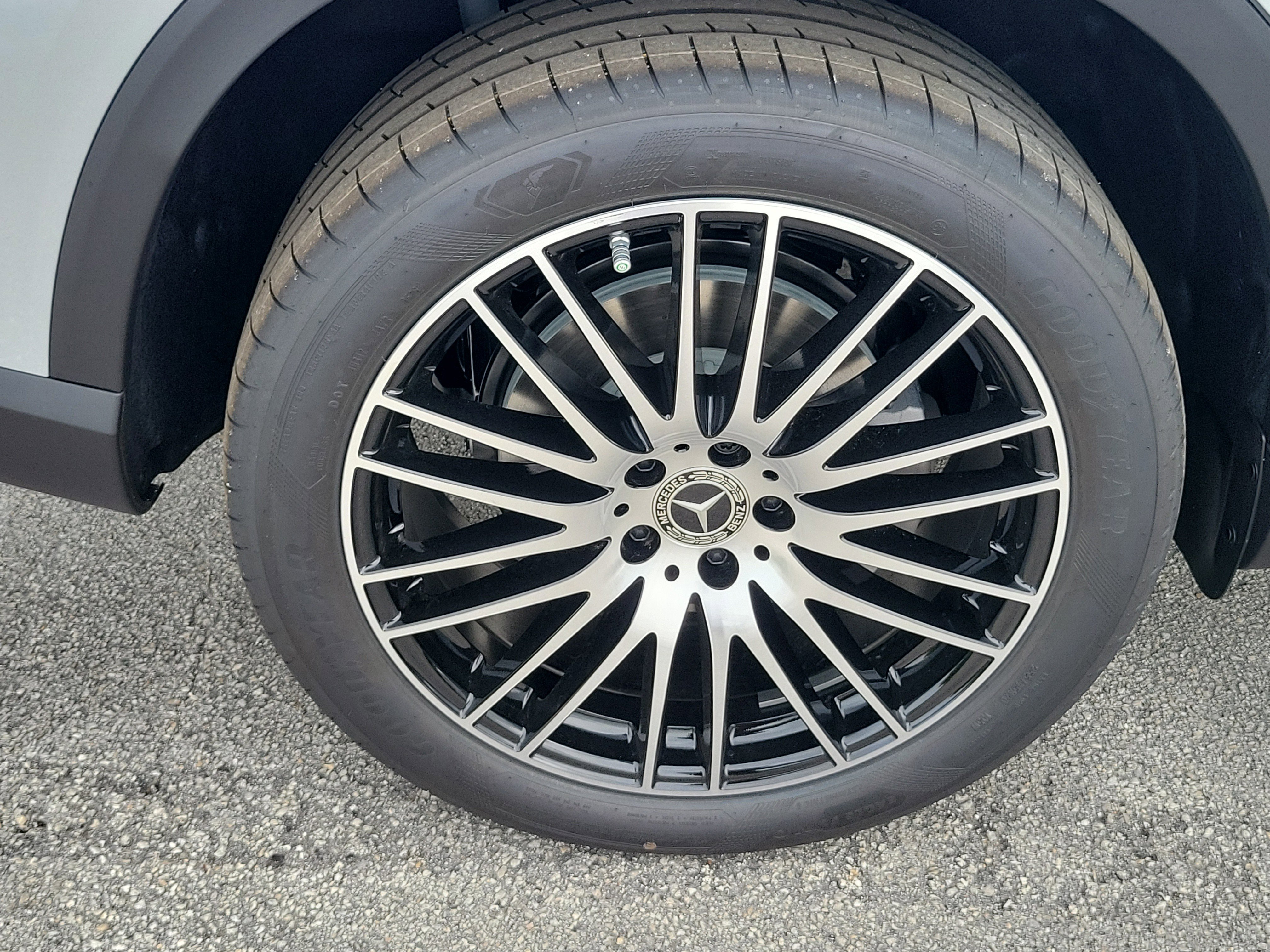 New 2026 Cirrus Silver Metallic Mercedes-Benz GLC 300 image 7