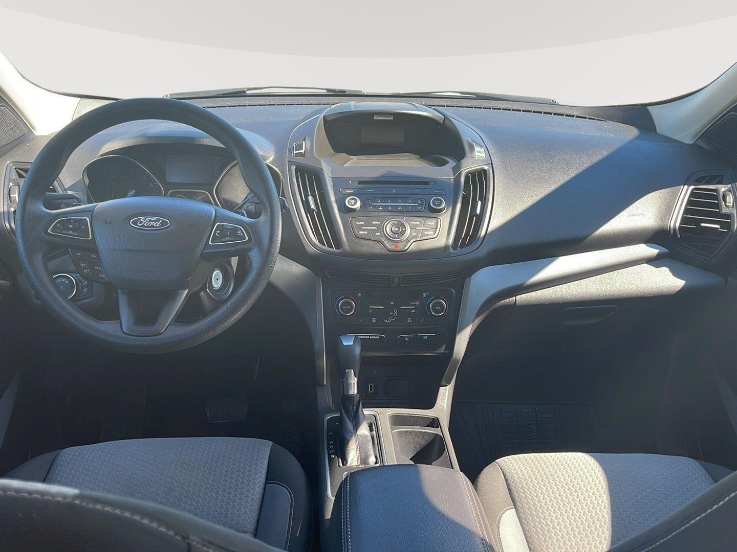2017 Ford Escape SE - Photo 16