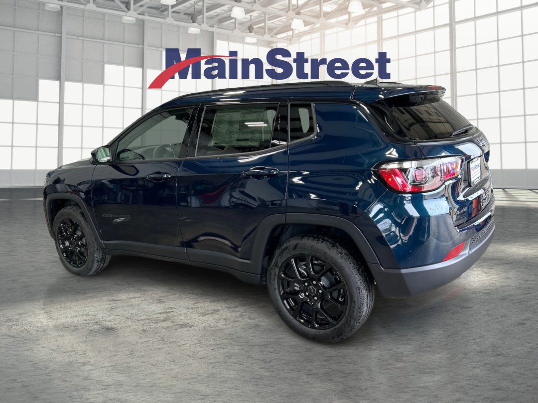 New 2026 Fathom Blue Pearl-Coat Exterior Paint Jeep Latitude image 3
