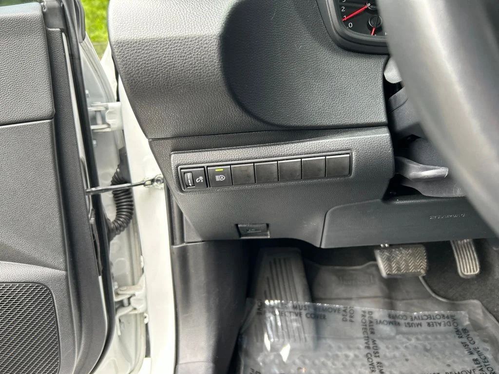 Used 2022 White Toyota SE image 22