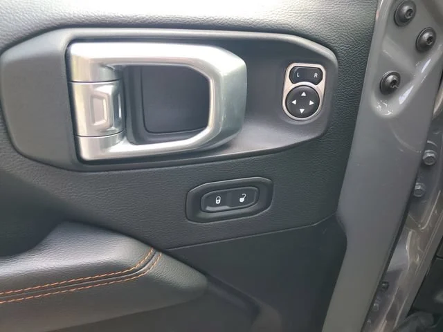 Used 2021 Sting-gray Clearcoat Jeep Mojave image 9