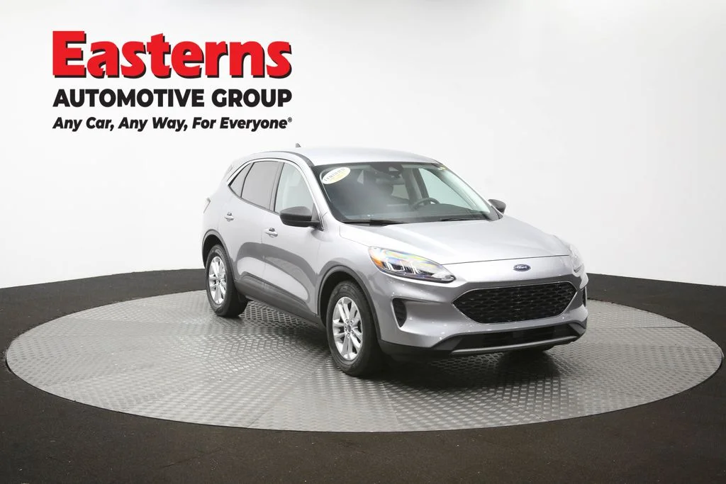 Used 2022 Silver Ford SE image 51