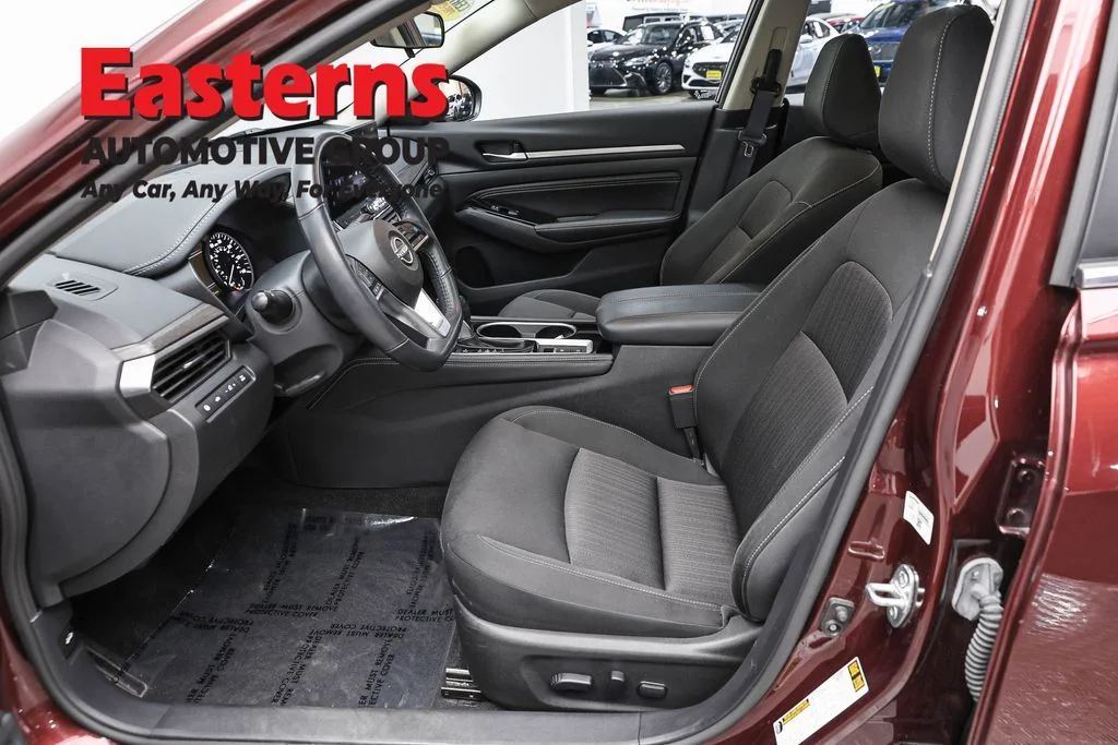 Used 2023 Red Nissan 2.5 SV image 14