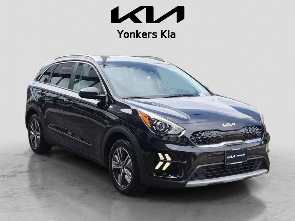 Used 2022 Black Kia LXS image 3