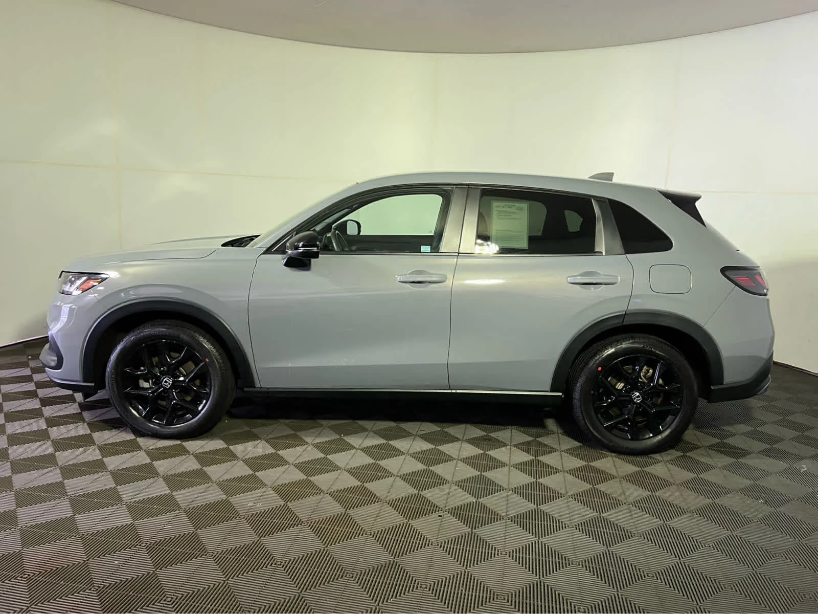 Used 2024 Urban Gray Pearl Honda Sport image 4