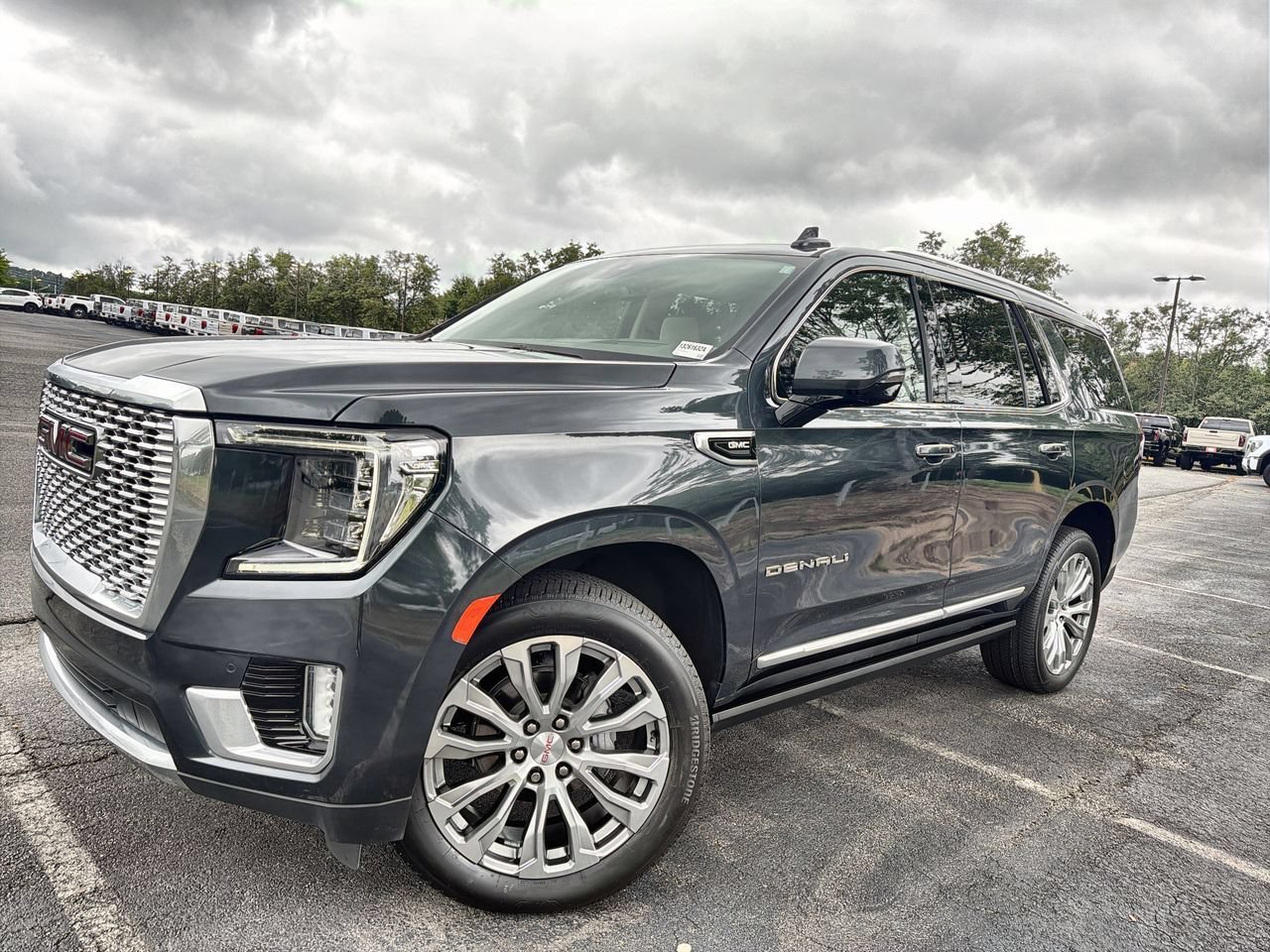 Used 2022 Hunter Metallic GMC Denali image 1